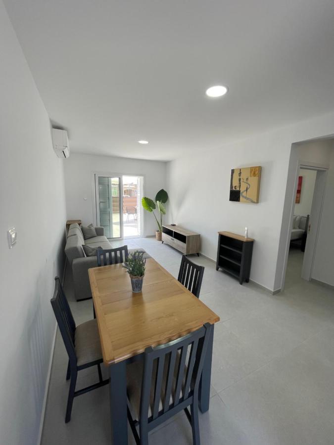 Lovely 2-bedroom Apartment, Newly Renovated Apartament Pafos